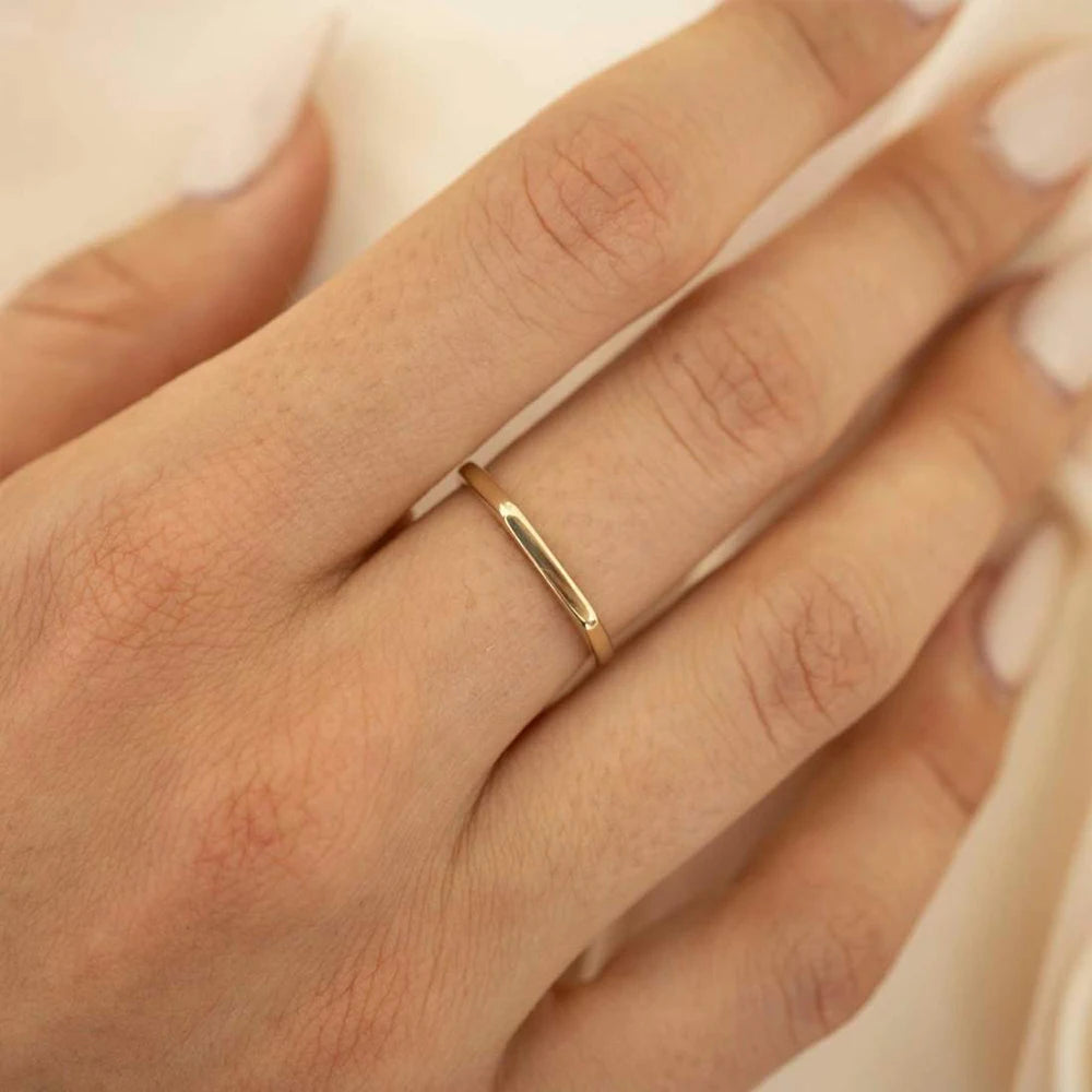 eManco Simple and Classic Horizontal Strip Stainless Steel Ring for Ladies Suitable for Gift Jewelry